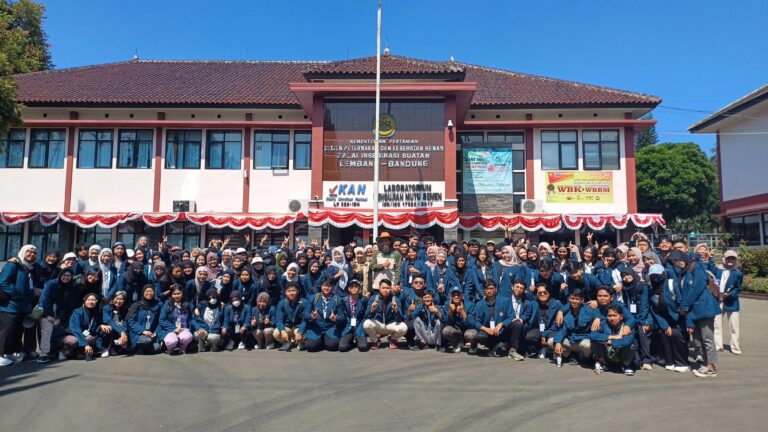 The 2024 Professional Study programme of the Faculty of Veterinary Medicine, Universitas Brawijaya, is themed “MACROLIDE” (Mari Cronycus Lungo Ing Bandung)