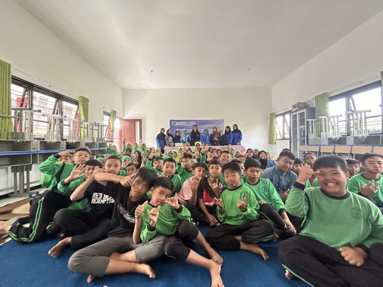 Application of One Health Principles and Raising Awareness of Zoonoses Through Socialization of Clean and Healthy Living at SDN 3 Kucur, Malang Regency, East Java