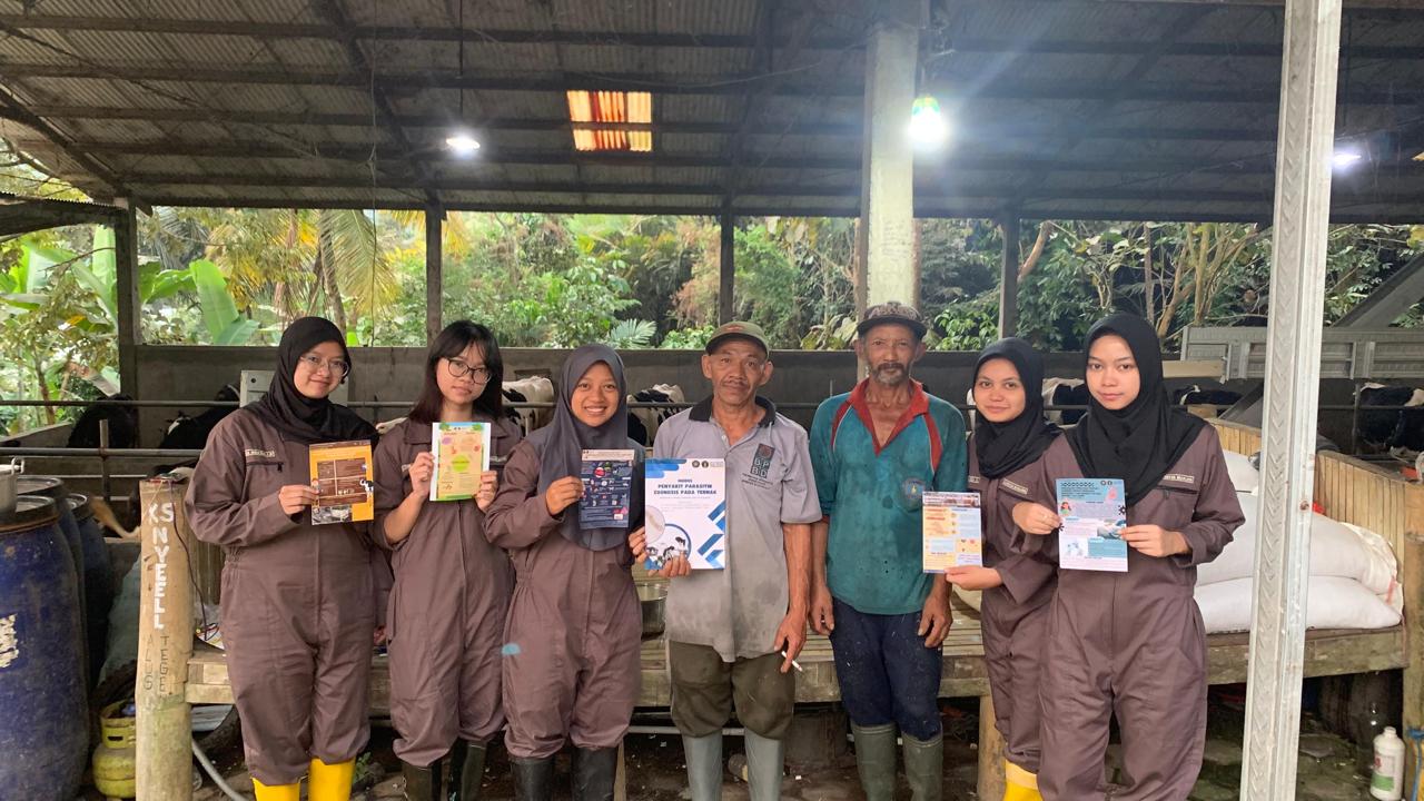 Socialisation on the Prevention of Zoonotic Parasitic Diseases in Livestock to the Community in Medowo Village, Kediri Regency